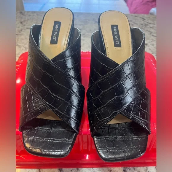 Nine West Black croc sandals - Picture 2 of 7